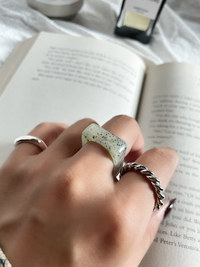 天然和田玉点墨青花变形方戒 港码16 雨歇#187 - 戒指 - 玉石 灰色