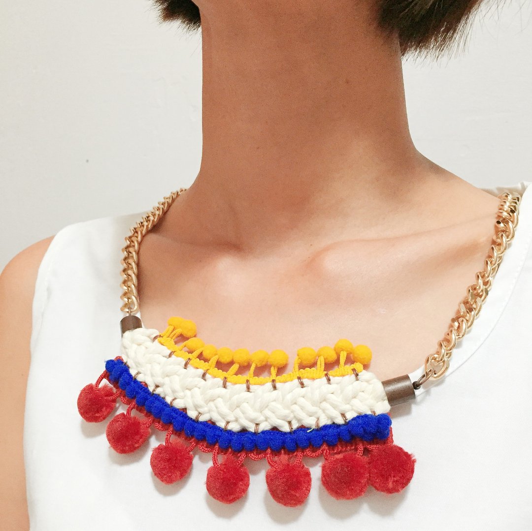 Handcrafted Geometric Pom Pom Necklace - Anton - 项链 - 聚酯纤维 红色