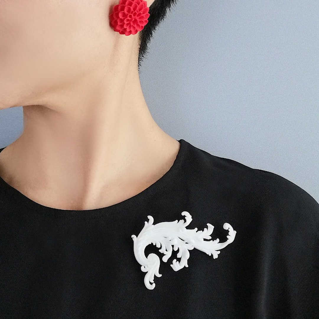 flumen brooch white - 胸针 - 塑料 白色