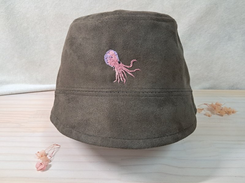 章鱼来麂皮盆帽 - 帽子 - 绣线 咖啡色