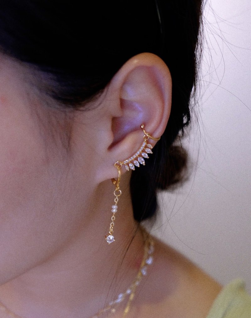 SYUAN JEWELRY | 玩美— 设计款镀18K锆石珍珠耳环耳骨夹 - 耳环/耳夹 - 其他金属 