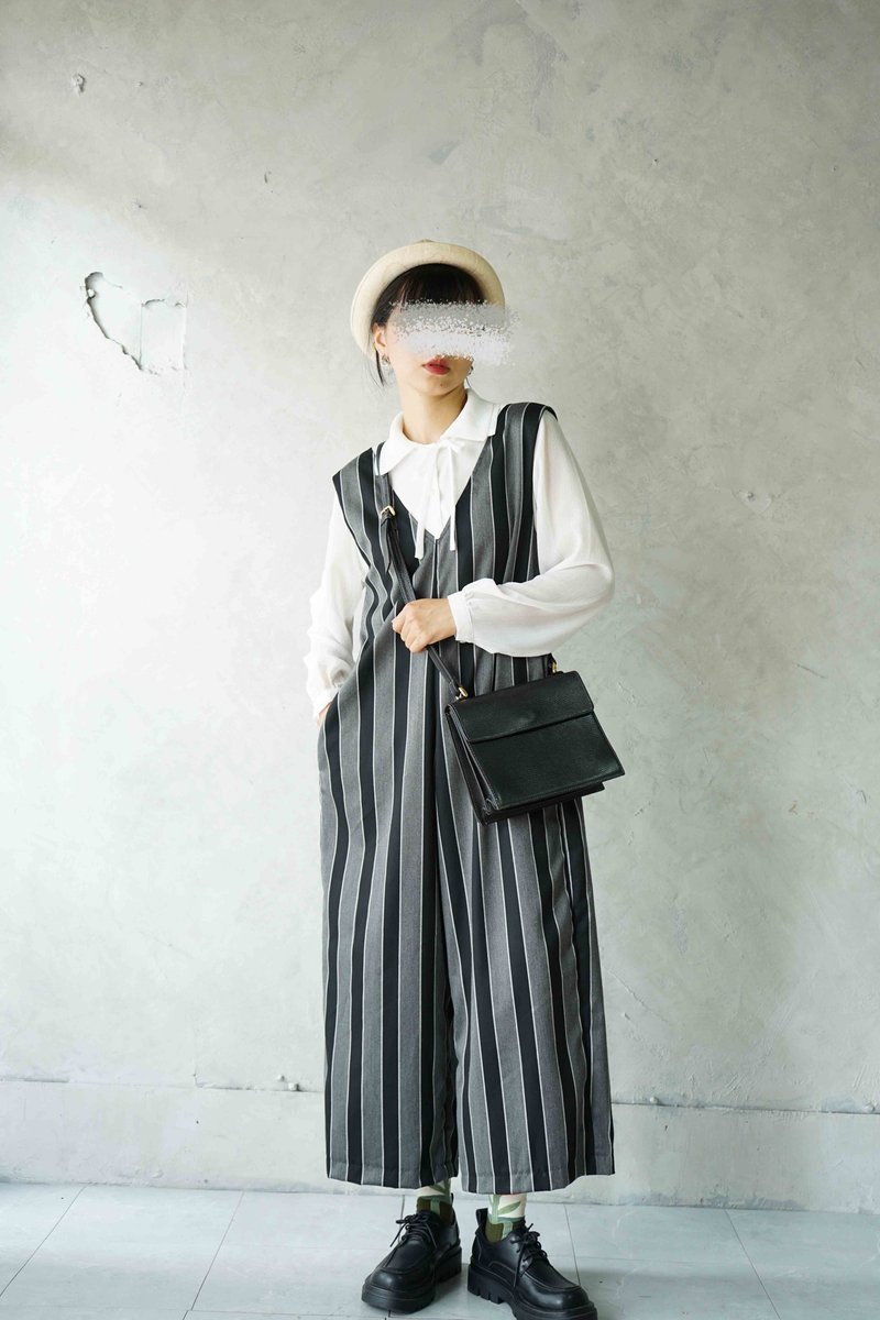 设计手作-中性灰黑直纹设计感后打褶连身宽裤 - 背带裤/连体裤 - 聚酯纤维 灰色