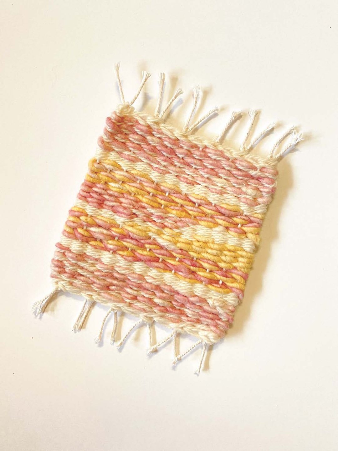 Mini weaving fabric coaster ( cup/glass pad ) - 餐垫/桌巾 - 其他材质 多色