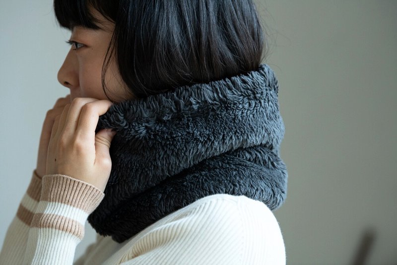 榊染 Organiccotton Fur 蓬松颈围巾【加大尺码】 - 丝巾 - 棉．麻 黑色