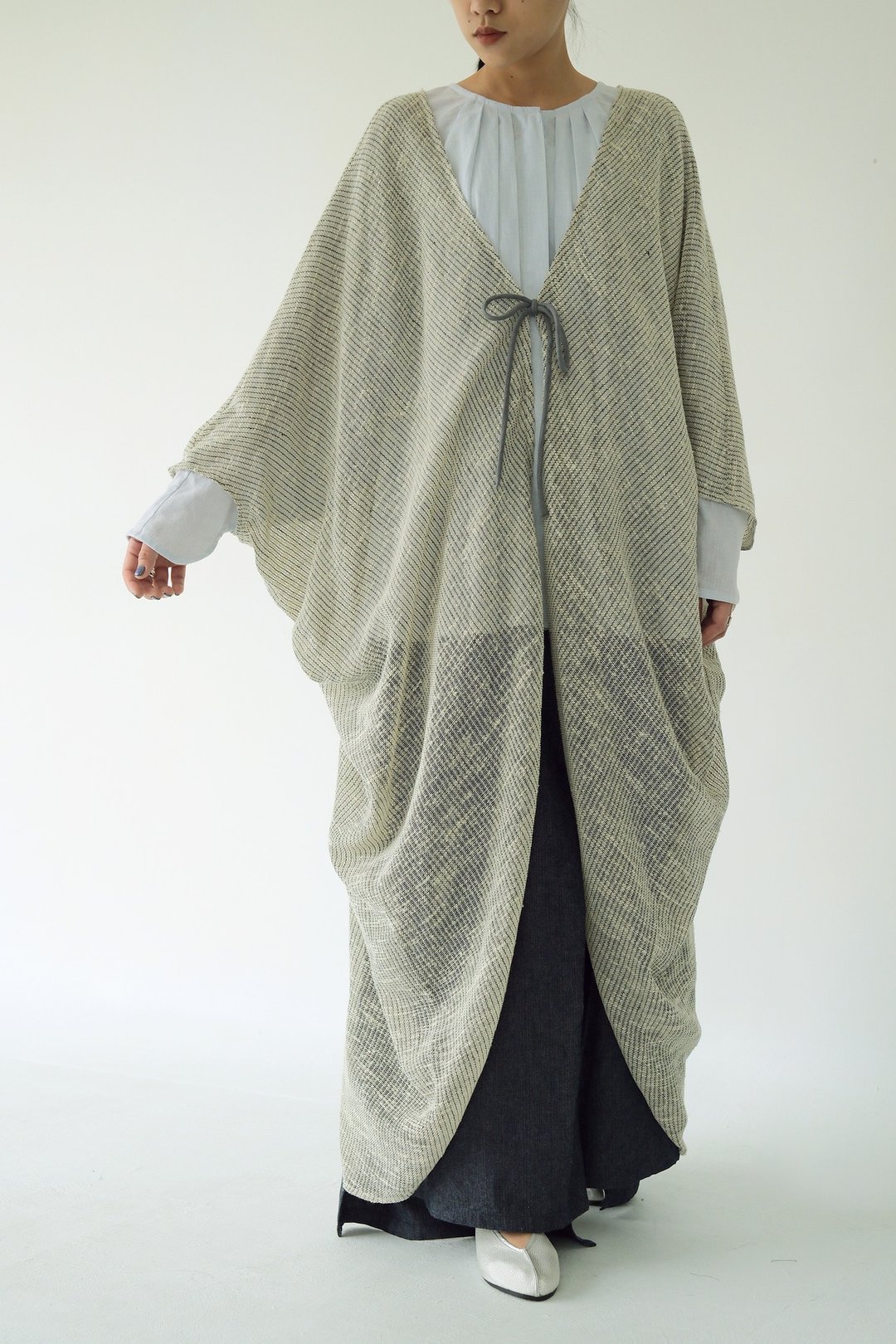 川 衣 WEAR BEING 垂坠丝棉宽袖长袍  网状灰蓝 - 女装休闲/机能外套 - 棉 蓝色