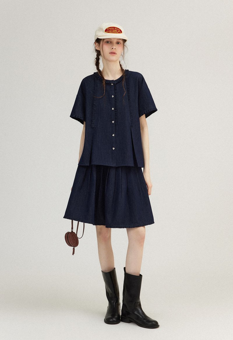 Denim / 牛仔花边无袖上衣 短袖衬衫 半身裙 长裤套装 - 女装衬衫 - 其他材质 蓝色