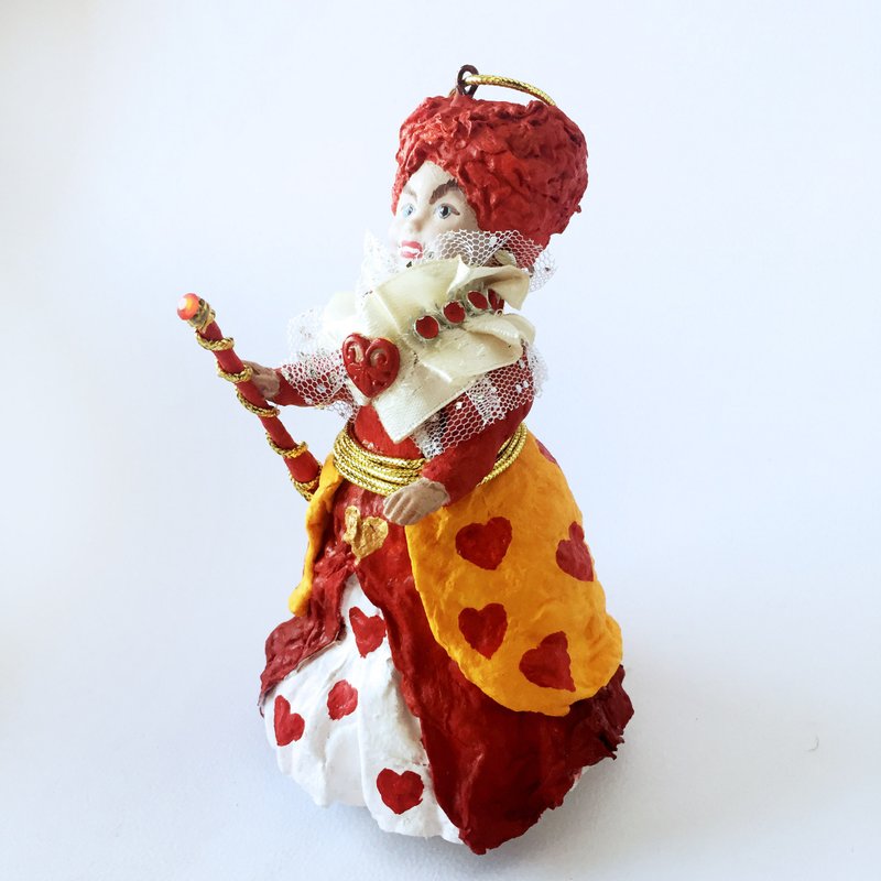 Red Queen, Christmas decor, Christmas tree ornament, Alice in Wonderland - 玩偶/公仔 - 棉．麻 红色