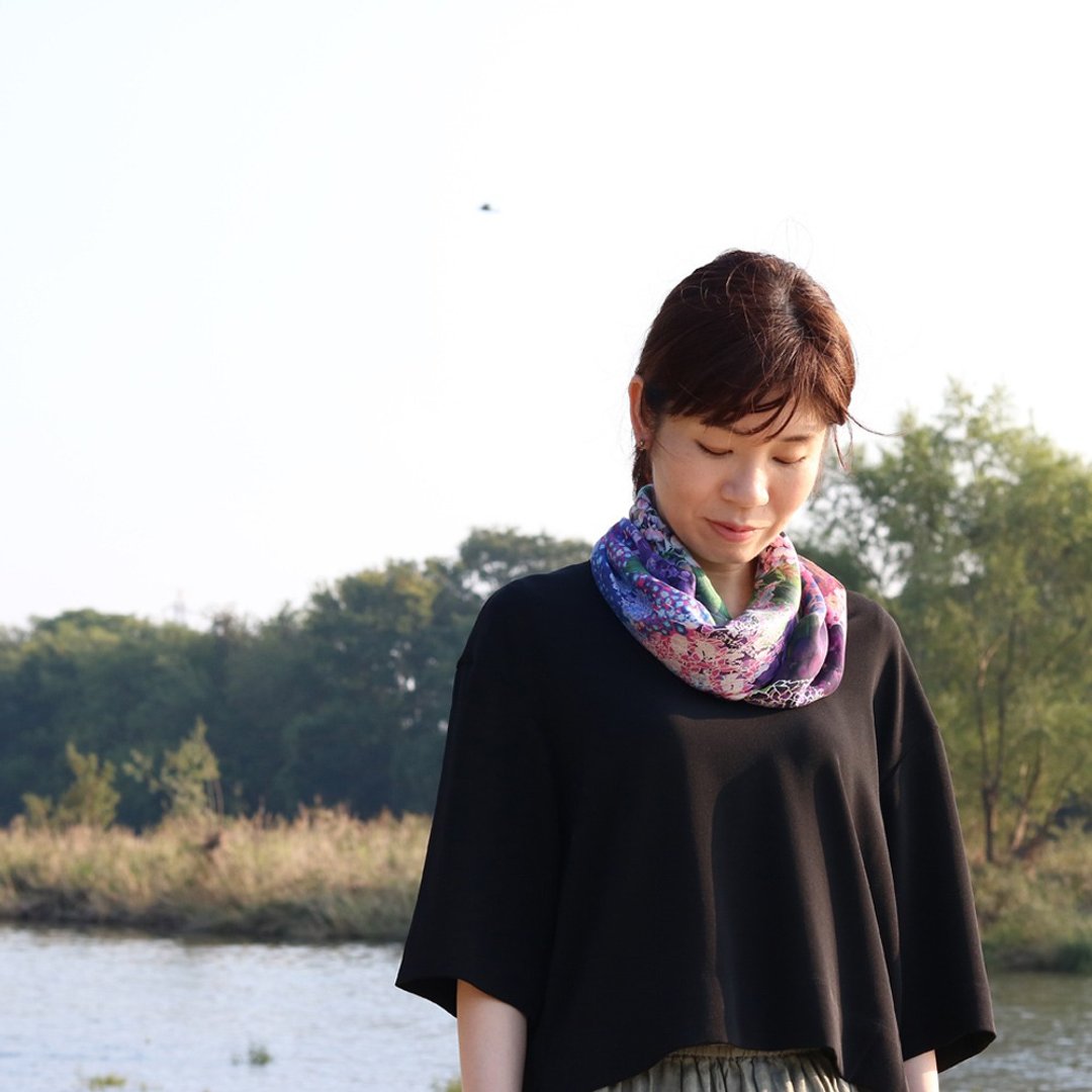 Silk scarf / Hydrangea / Red / Manual winding / Made in Japan - 丝巾 - 丝．绢 红色