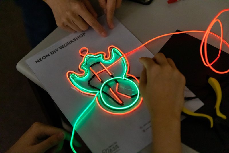 相架款双色霓虹灯工作坊 I AMAZING NEON HK - 其他 - 塑料 