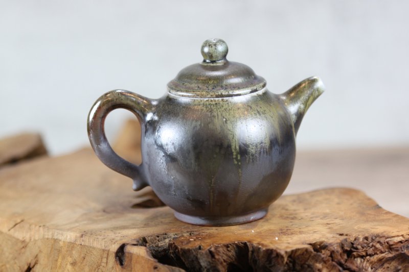 【送礼好物】270ml 天然落灰 柴烧茶壶 莺歌名家叶敏祥手作 - 茶具/茶杯 - 瓷 