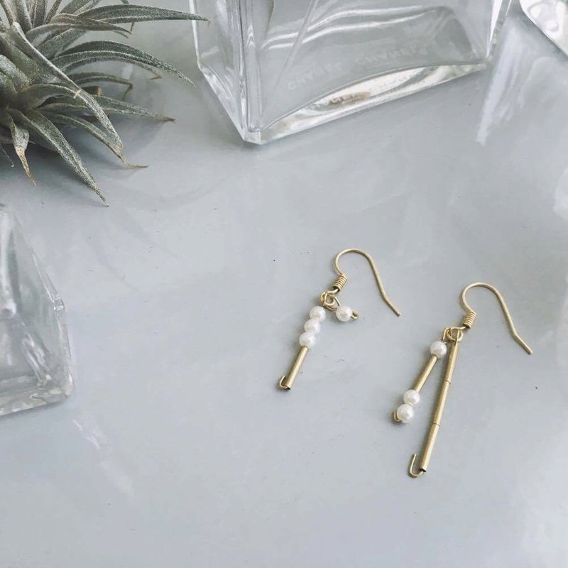 爱。摩斯密码串珠黄铜耳环 - 耳环/耳夹 - 铜/黄铜 金色