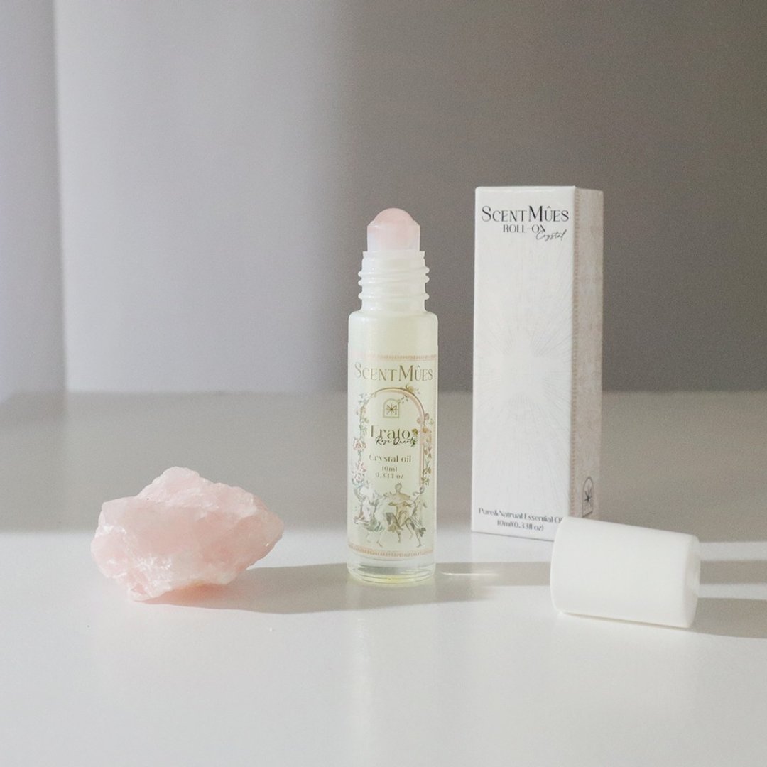 Erato 粉晶植萃能量油/10ml 滚珠 天然水晶 幸福&桃花 自信好人缘 - 香薰/精油/线香 - 水晶 粉红色