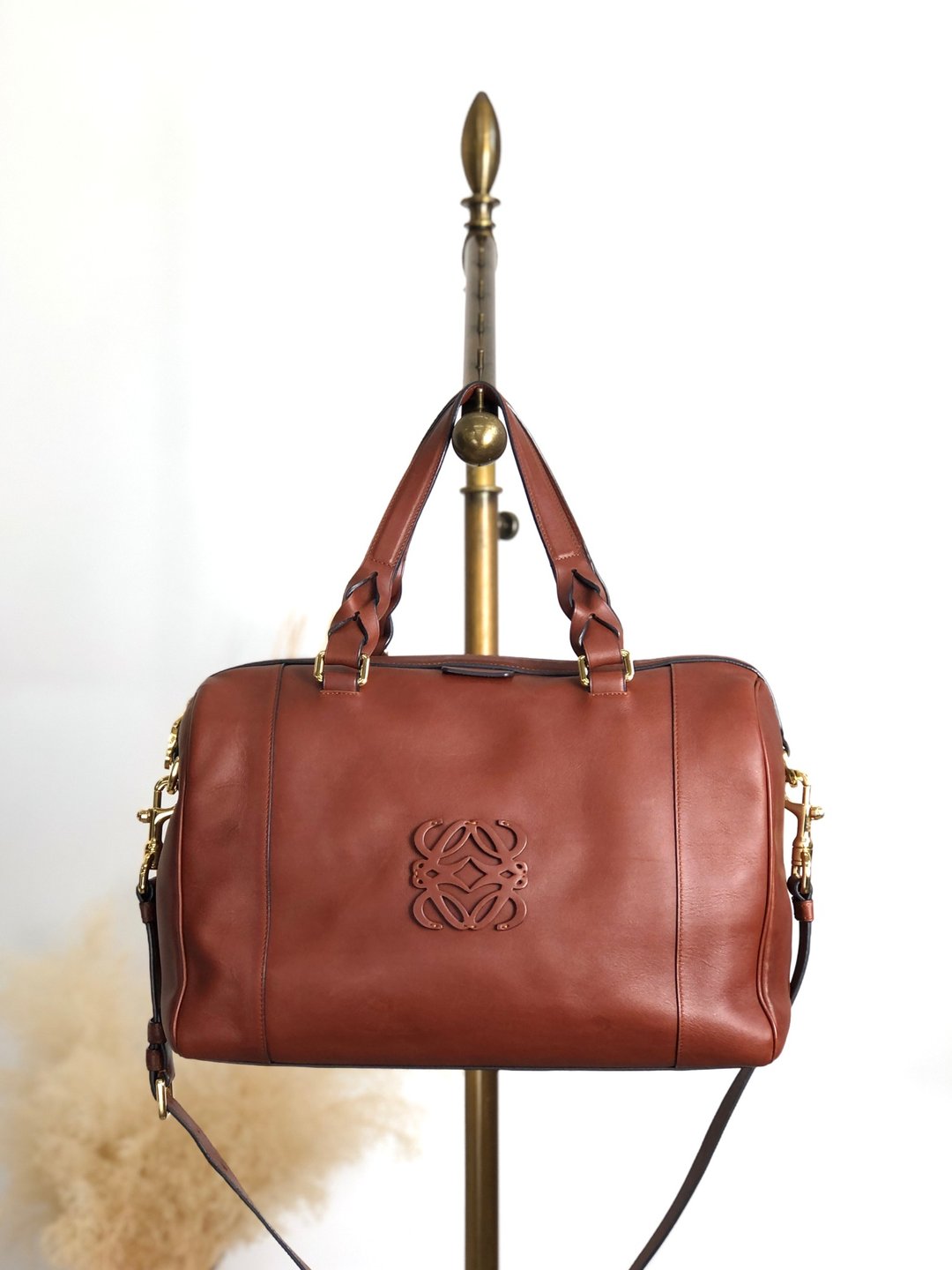 【日本直送 名牌中古包】LOEWE 罗威 Fusta 31 手提包 棕色 Anagram 压花 皮革 2way 波士顿包 vintage c288vn - 手提包/手提袋 - 真皮 咖啡色