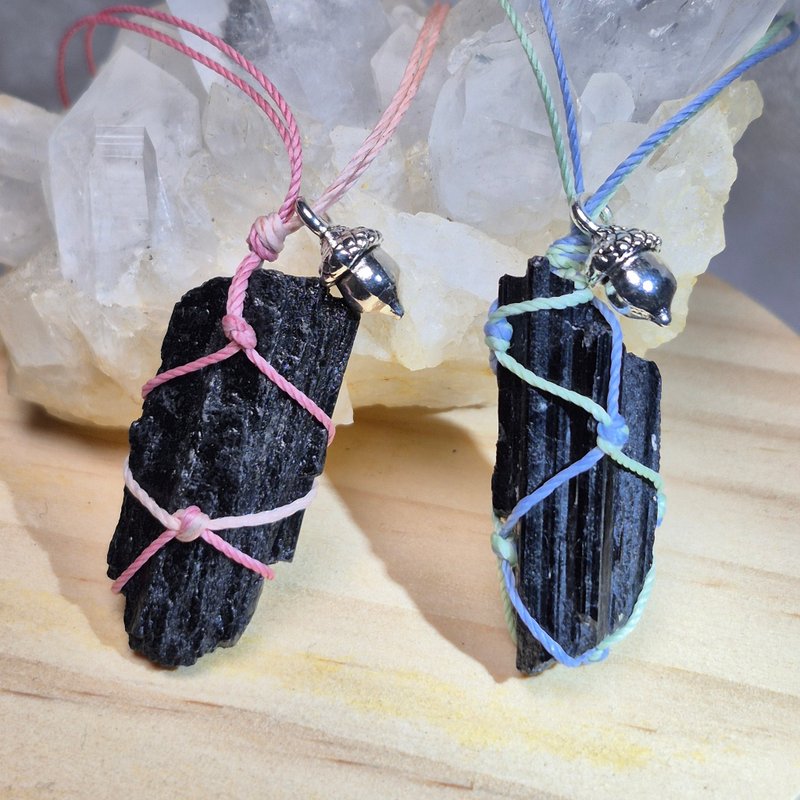 •丰收黑碧玺小吊饰• 绑线 黑碧玺 蜡线原矿吊饰/包挂 - 摆饰 - 半宝石 多色