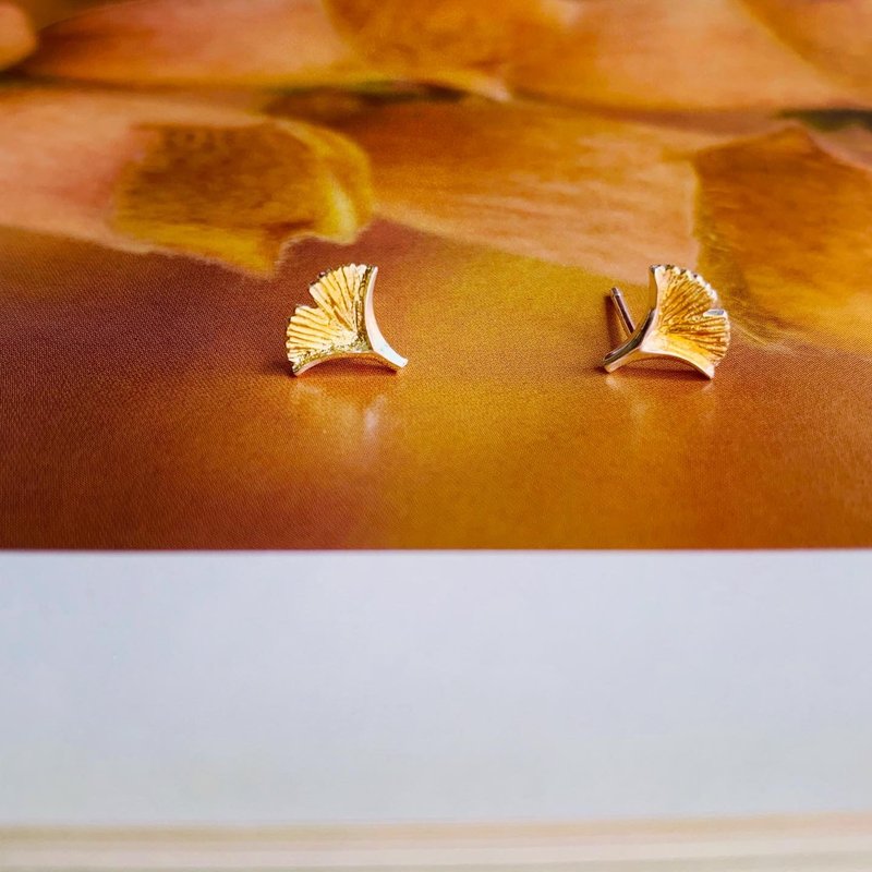 925纯银 气质优雅【  花系列 银杏耳针 】 - 耳环/耳夹 - 纯银 黄色