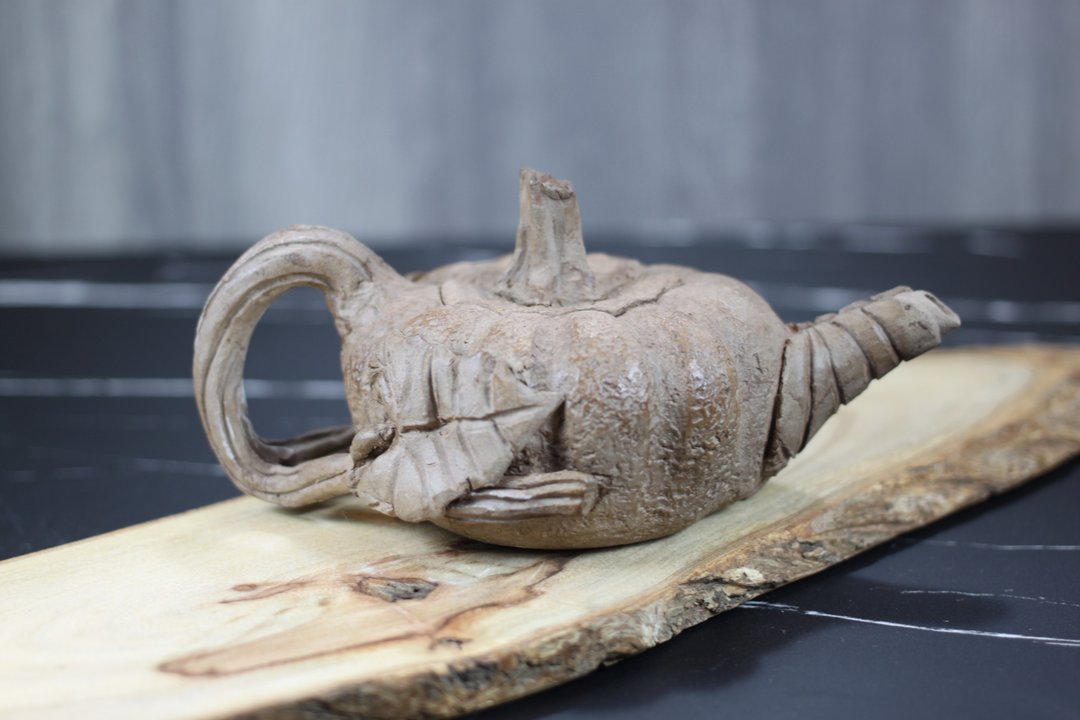 【圣诞礼盒】金瓜仿生壶 纯手捏壶 陶作家叶佳佩手作 190ml - 茶具/茶杯 - 瓷 