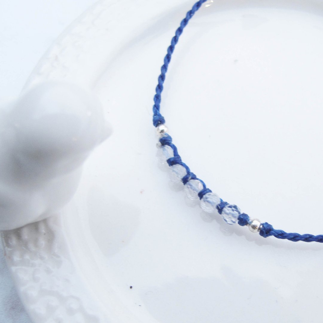 大员囡仔【手工银饰】白水晶×切割珠  细蜡绳手链 手工纯银 蓝色 - 手链/手环 - 水晶 多色