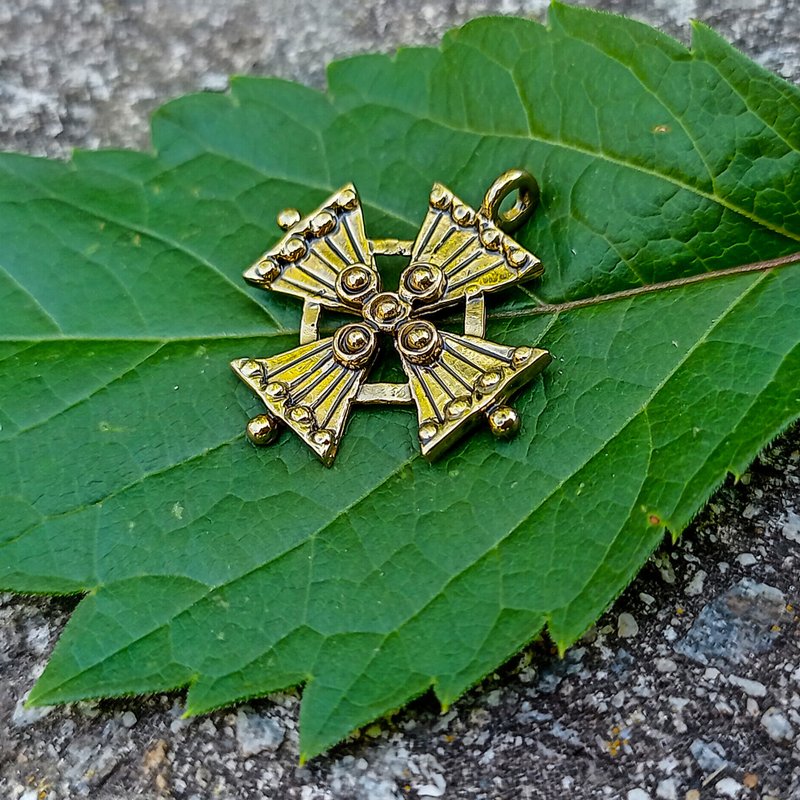 赫族十字项链坠饰, 青铜十字项链, 等边赫族十字, 乌克兰 - 项链 - 铜/黄铜 金色