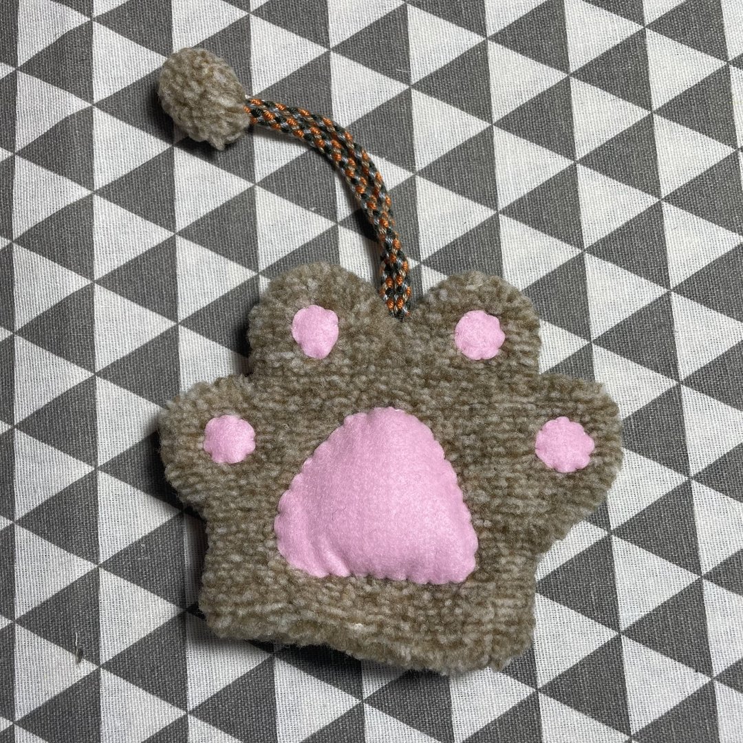 RABBIT LULU  猫掌 钥匙包  肉球  猫咪 鲜奶油卡其色 - 钥匙链/钥匙包 - 棉 卡其色