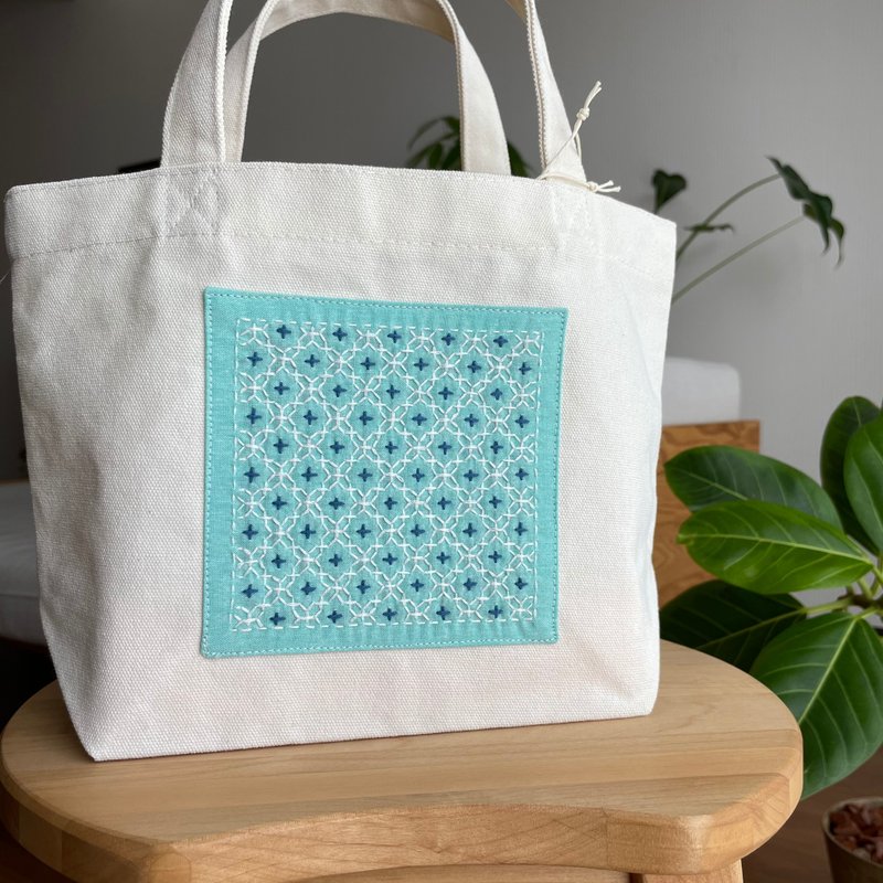 Sashiko 手提包花痴绿插角帆布手提包迷你包刺绣手工外出小礼物 - 手提包/手提袋 - 棉．麻 蓝色