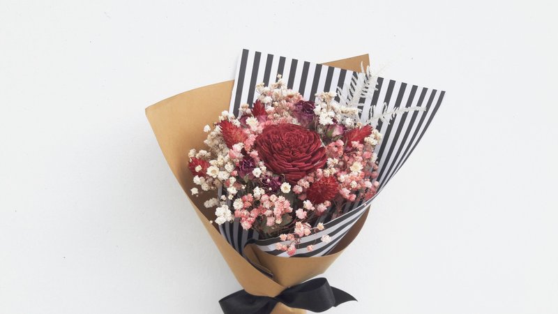 与实花||玫瑰之吻 干燥花 花束 满天星 手作 情人节 - 干燥花/捧花 - 植物．花 红色