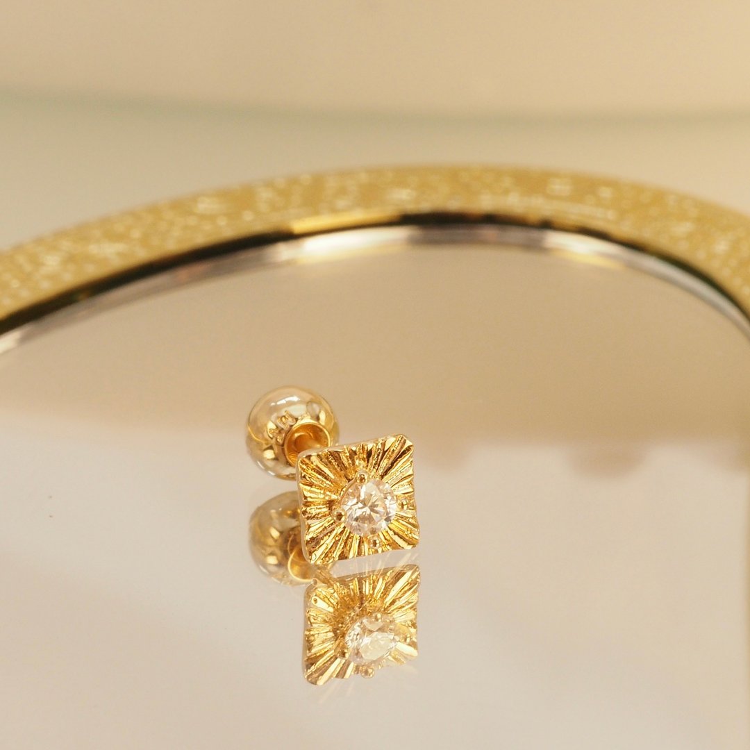 18K金钻石黎明杠铃耳环 18K Gold Diamond Dawnlight Barbell Stu - 耳环/耳夹 - 贵金属 