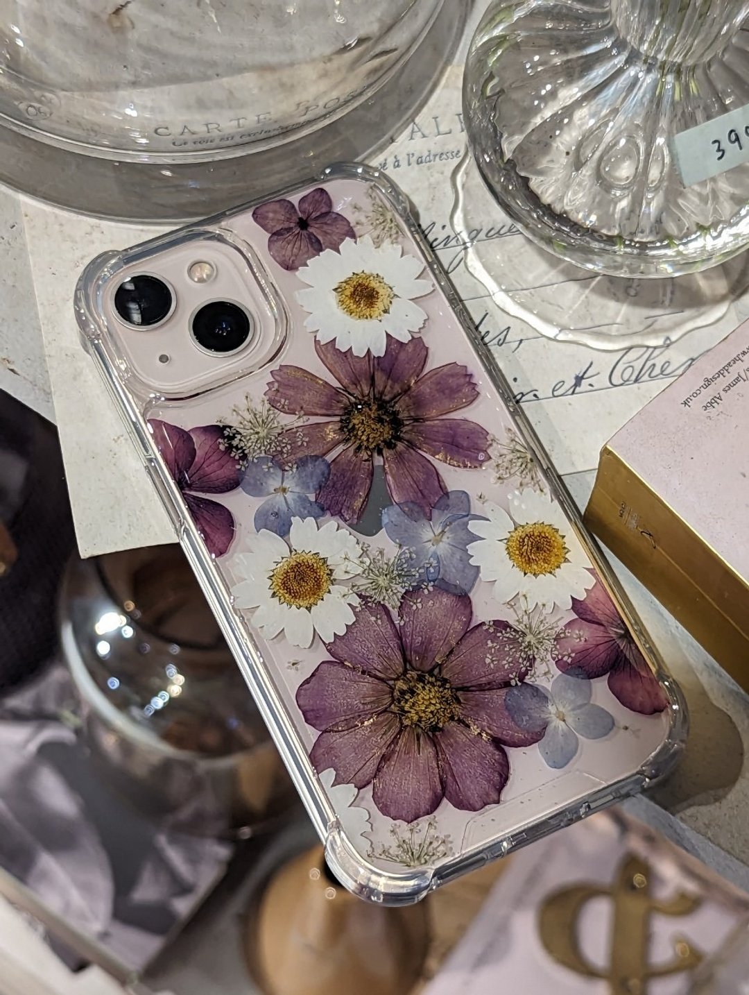 秋樱 波斯菊 手机壳 IPhone 16 pro 押花手作手机壳 - 手机壳/手机套 - 塑料 紫色