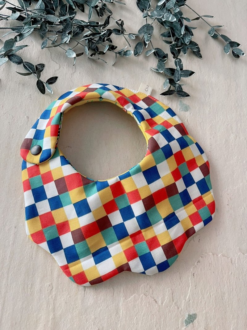 六彩缤纷乐     手工纯棉六层纱单侧扣花型围兜口水巾 - 围嘴/口水巾 - 棉．麻 多色