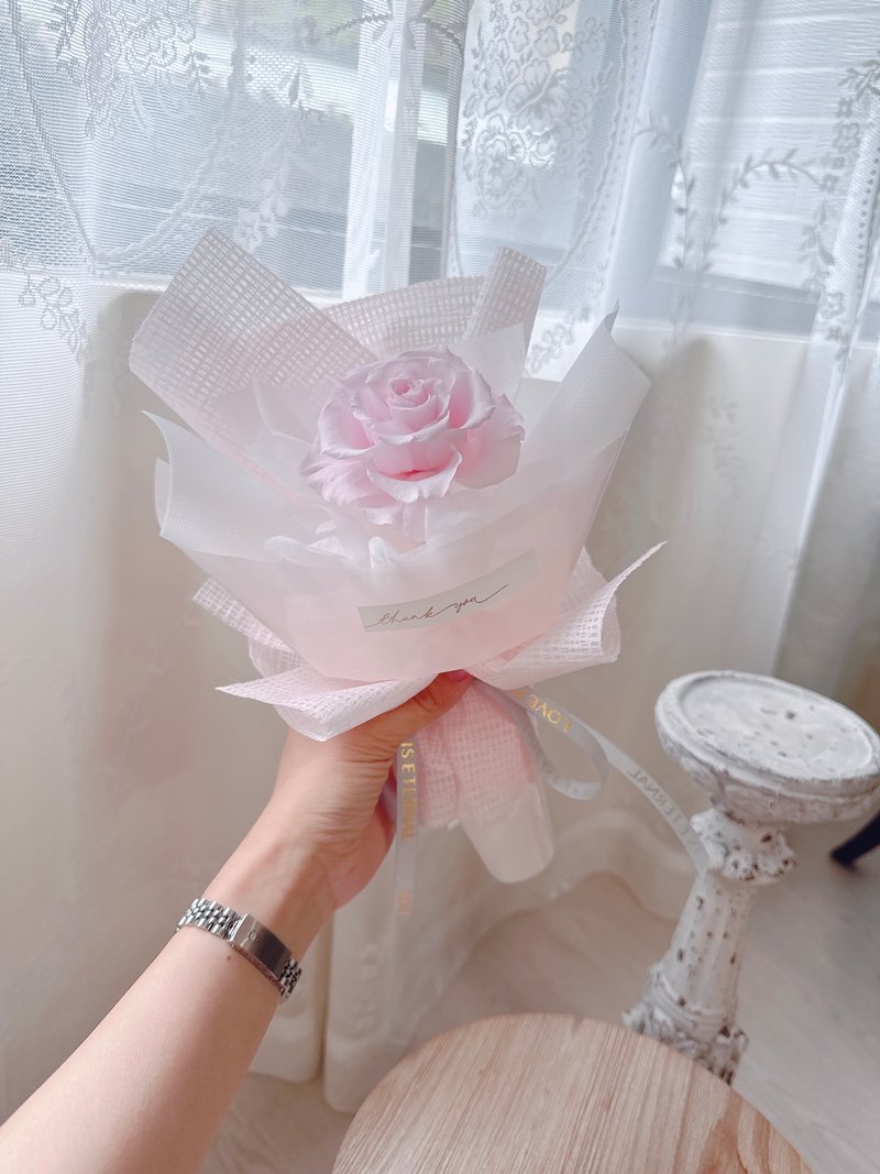 退役花艺师的一束浪漫 I 永生 冰粉玫瑰 永生花 单枝玫瑰 - 干燥花/捧花 - 植物．花 粉红色