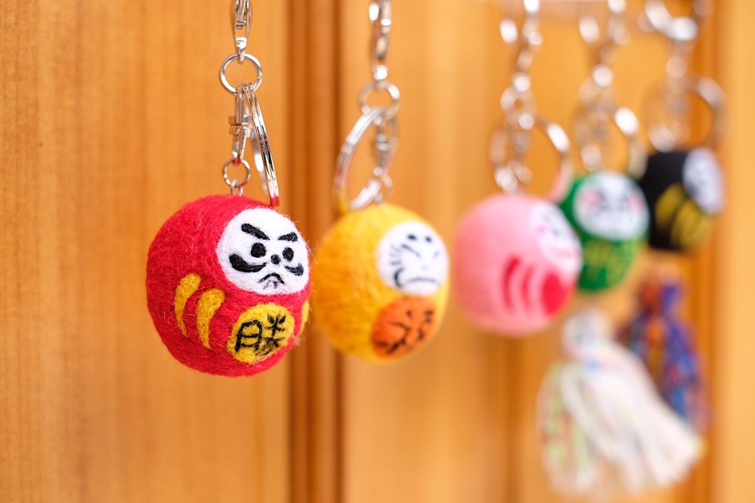 许愿达摩不倒翁系列 羊毛毡钥匙圈 礼盒版(黑/红) - 钥匙链/钥匙包 - 羊毛 多色