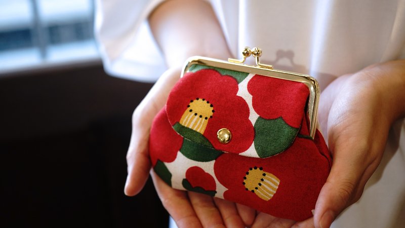 卡片收纳 钱包 零钱包 日本椿花口袋包-米色 - 皮夹/钱包 - 棉．麻 红色