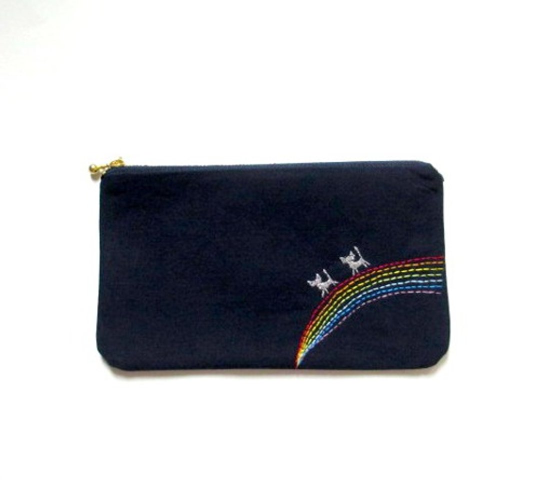 Flat pouch with cat embroidery * Silver cats across the rainbow C - 化妆包/杂物包 - 棉 