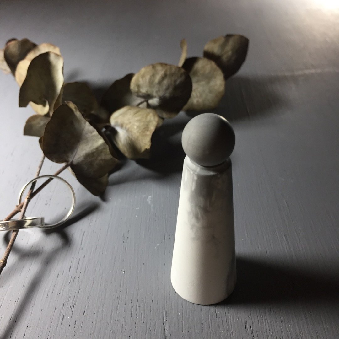 大理石纹水泥 - 戒指座  - 收纳用品 - 水泥 灰色