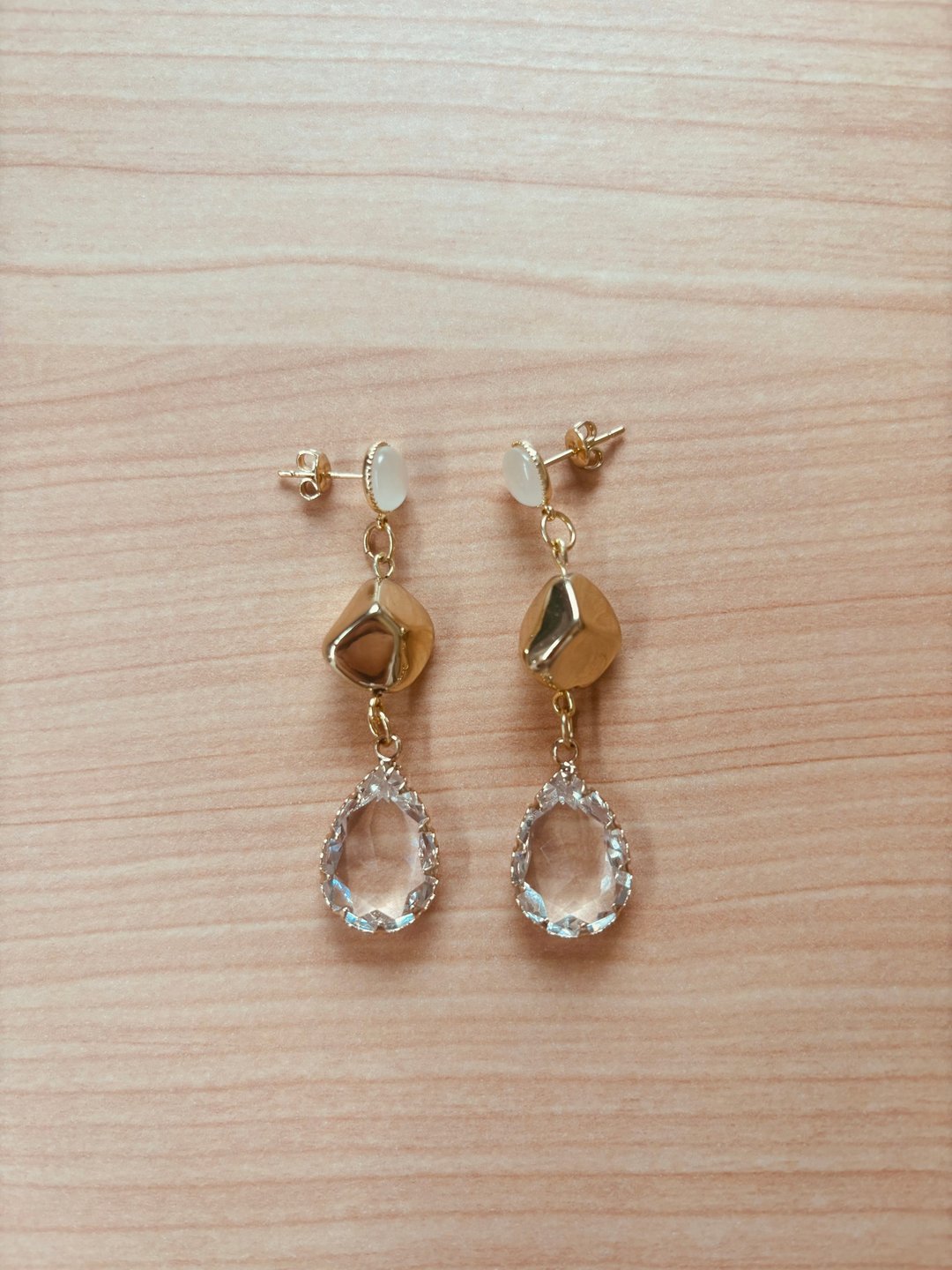 18K 包金复古仿石耳环 - 耳环/耳夹 - 其他金属 金色