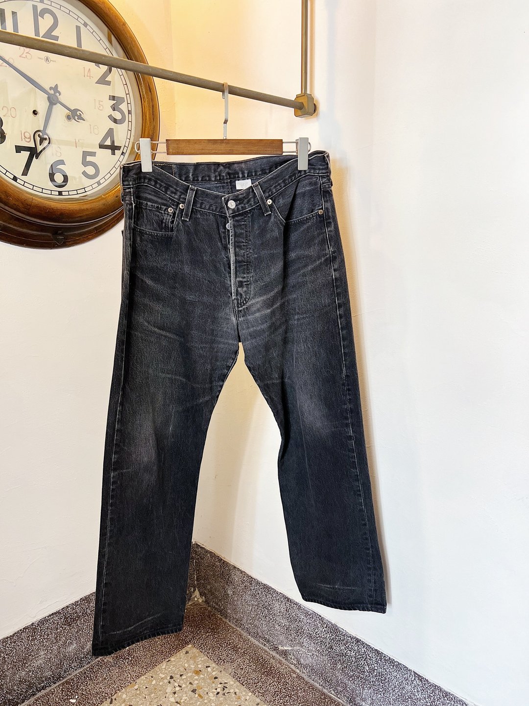 Levis / 501xx W34腰 R标 暗黑色洗旧刷色 古着牛仔丹宁牛仔长裤 - 男士长裤 - 棉．麻 黑色