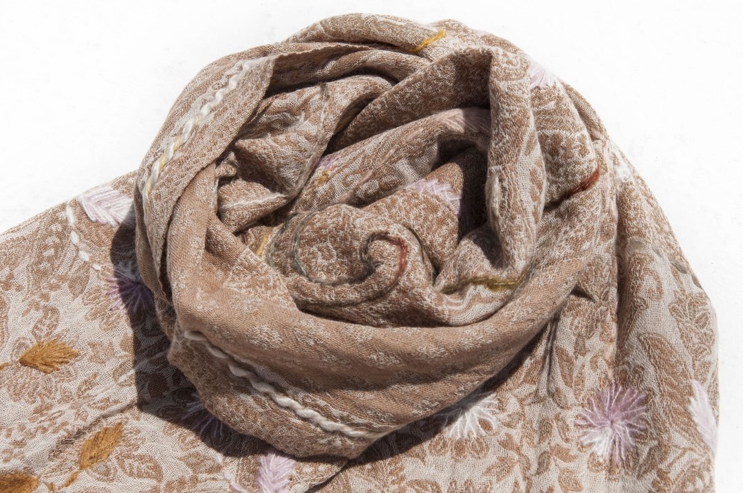 水煮羊毛披肩/针织围巾/刺绣围巾/羊绒披巾/喀什米尔Cashmere-花 - 围巾/披肩 - 羊毛 多色