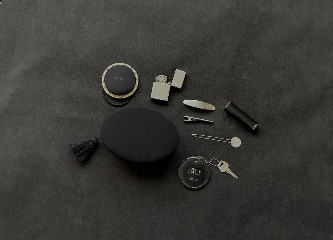 OVAL bag mini  black - 皮夹/钱包 - 其他材质 黑色