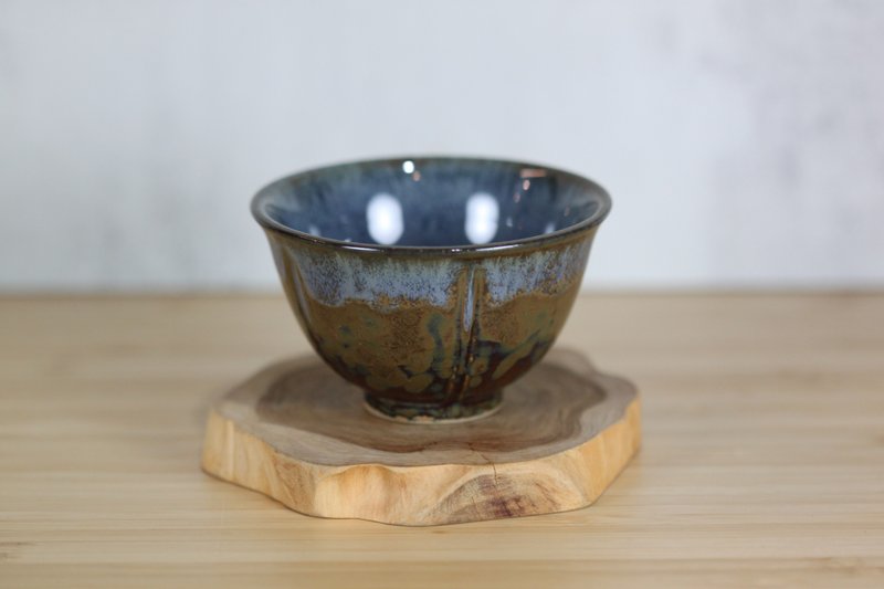 【送礼好物】80ml 怪色 天目釉 葵口茶杯 莺歌名家叶敏祥作品 - 茶具/茶杯 - 瓷 