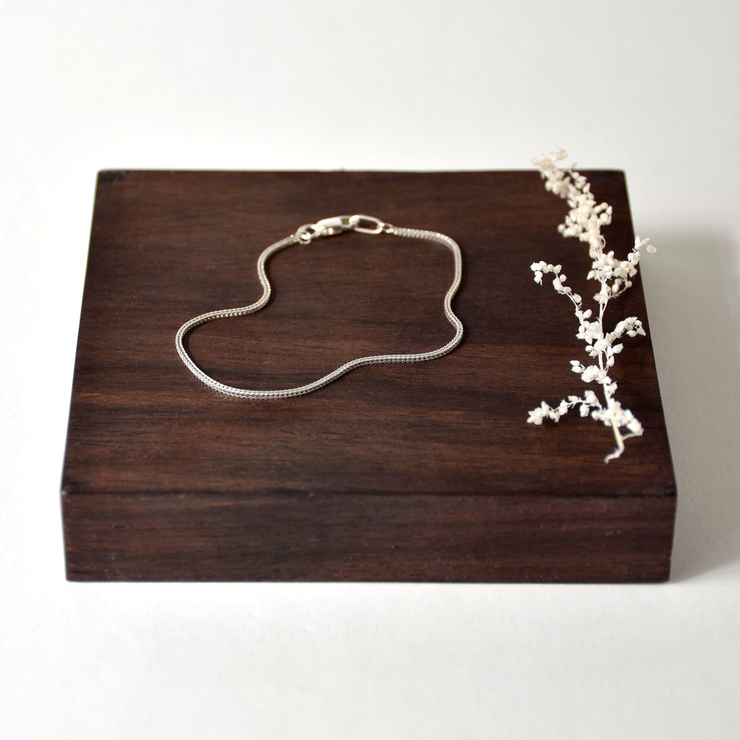 简约幼银编织925银手链 // Tiny Sterling Silver Bracelet - 手链/手环 - 其他金属 银色