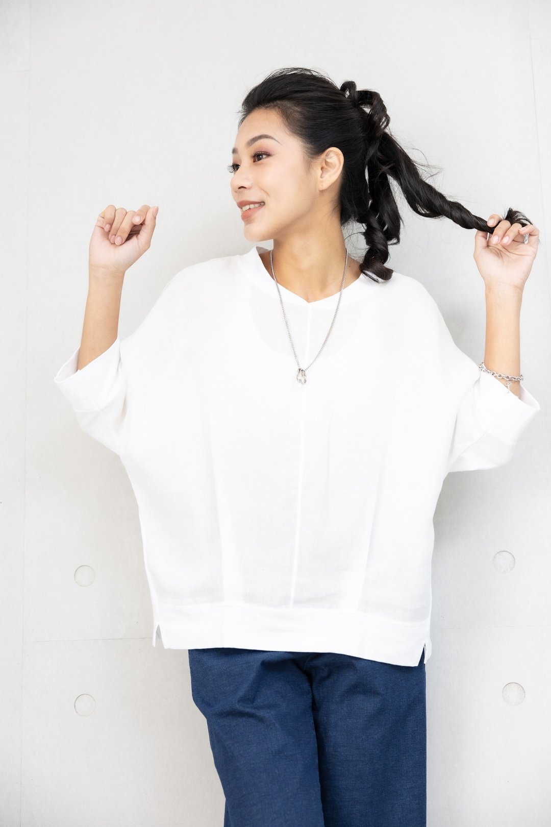 V领异材质拼接短袖上衣 白色 - 女装 T 恤 - 其他材质 白色
