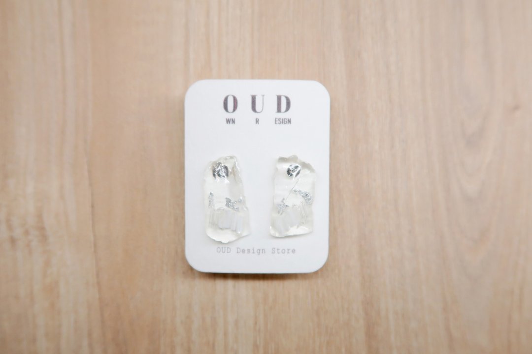 OUD原创. 手工饰品. 几何系列. 透明水晶胶凉感冰粒银箔耳环/耳夹 - 耳环/耳夹 - 树脂 银色
