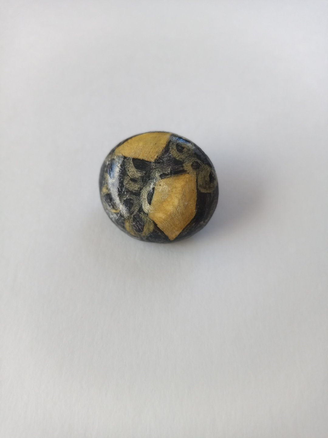 Brooch Moyo stone powder clay hand-painted one-of-a-kind - 胸针 - 粘土 黑色