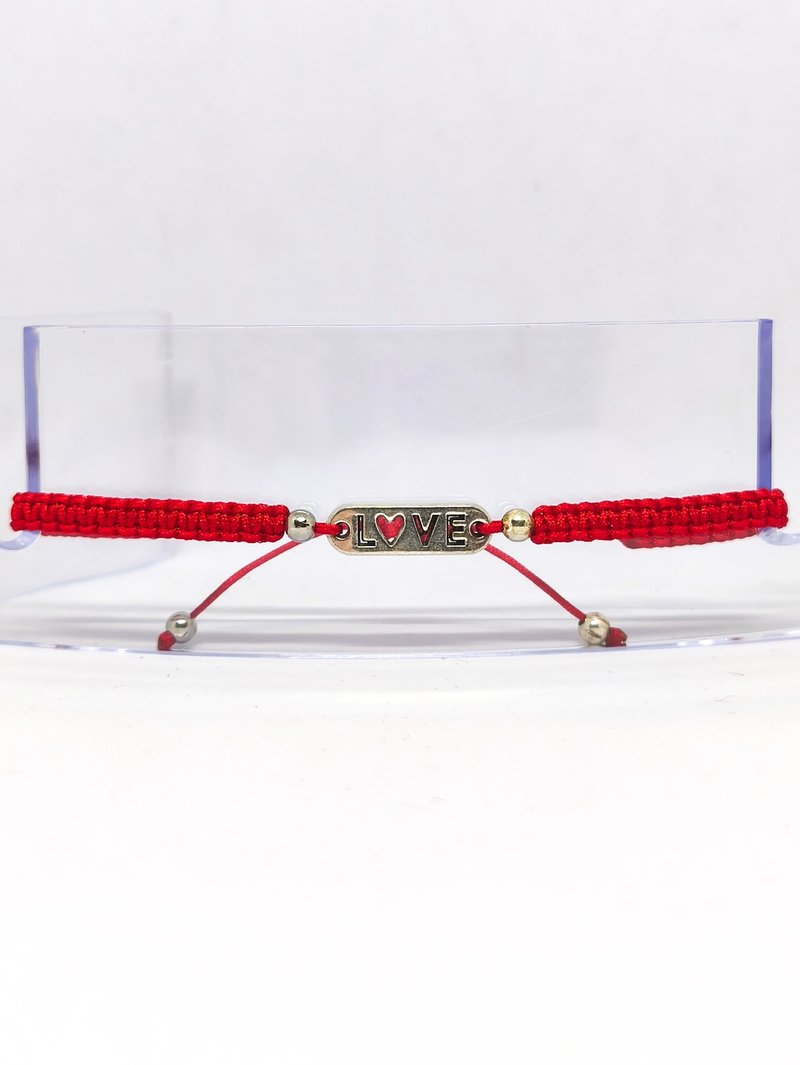 红色编织手绳，缀有 LOVE 字样 - 手链/手环 - 尼龙 红色