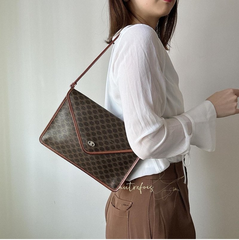 中古 Celine 小信封手拿包 腋下包 - 侧背包/斜挎包 - 防水材质 咖啡色