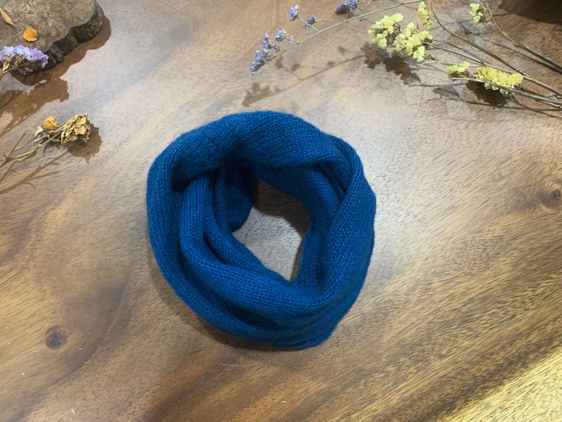 牛仔蓝蝉翼中性围脖。优质的轻柔。约24g。可绕2圈 - 围巾/披肩 - 羊毛 