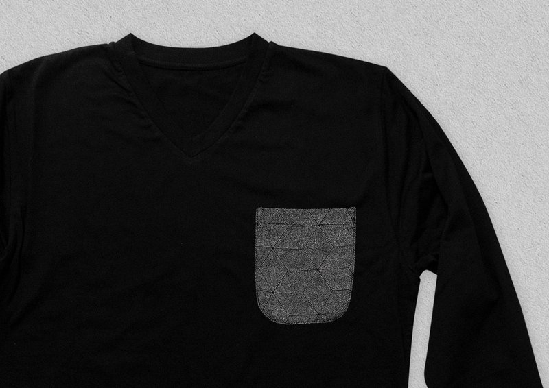 江戸小紋Tシャツ　麻の葉に向かい鶴江戸小紋ポケット　長袖Vネック - 女装 T 恤 - 棉．麻 黑色