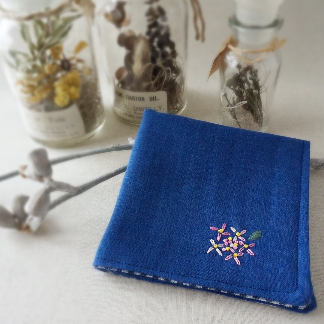 Hand embroidered gauze handkerchief hydrangea pink (order-receiving) - 手帕/方巾 - 棉 蓝色