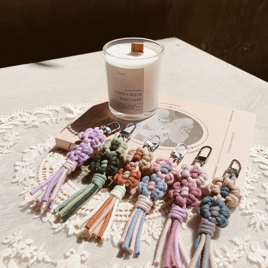 【Hola Macrame】 花花吊饰 婚礼小物 钥匙圈 挂件 材料包 - 吊饰 - 棉．麻 