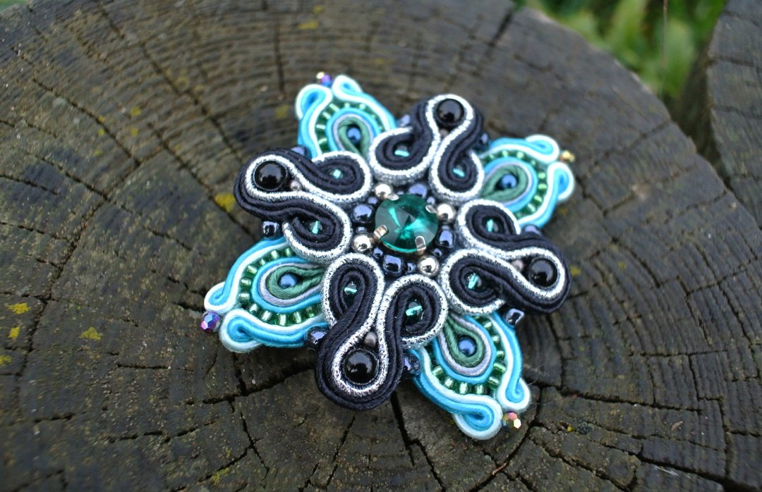 蓝色胸针 串珠胸针 花朵胸针 Soutache 刺绣胸针 星星十字 - 胸针 - 其他材质 蓝色