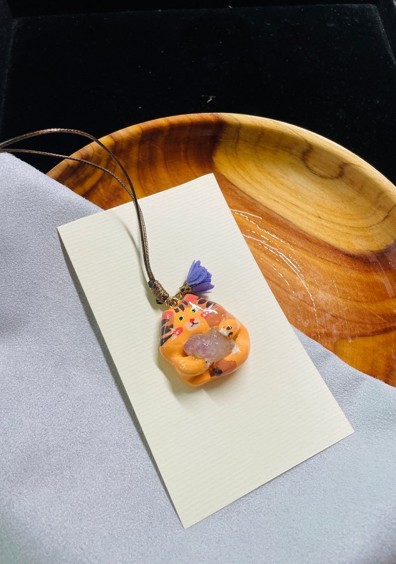 能量守护小小喵手作疗愈吊饰 紫水晶/礼物/可爱小物 - 吊饰 - 水晶 橘色